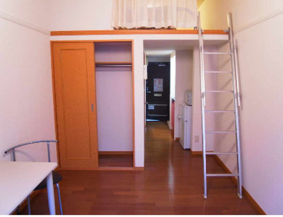 【居間・リビング】 | 鎌倉材木座 | １階はフローリング、２階はカーペットになります。