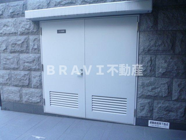 プレサンス心斎橋クオーレ　BRAVI不動産のその他共用部分|【プレサンス心斎橋クオーレ】ゴミ置き場