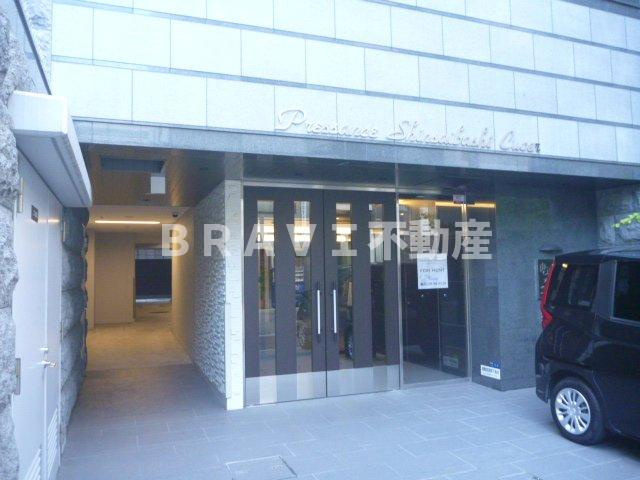 プレサンス心斎橋クオーレ　BRAVI不動産のエントランス|【プレサンス心斎橋クオーレ】清潔なエントランスです