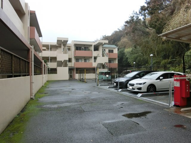 アーデル北習志野テラス　船橋市西習志野３丁目　人気の１階部分の駐車場|空き有　月額4,000円かかります。