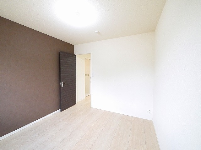 グランシャリオ瑠璃の洋室