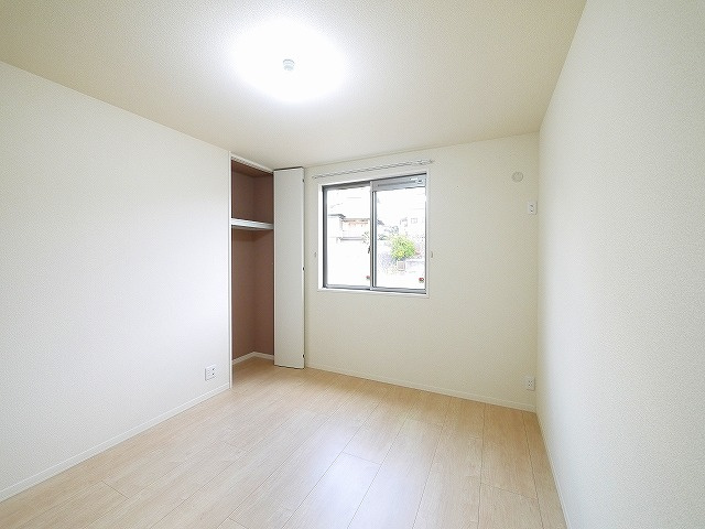 グランシャリオ瑠璃の洋室