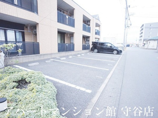 【駐車場】