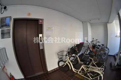 【エントランス】 | ＲＥＢＡＮＧＡ上町台アパートメント | ゆとりのあるエントランスです