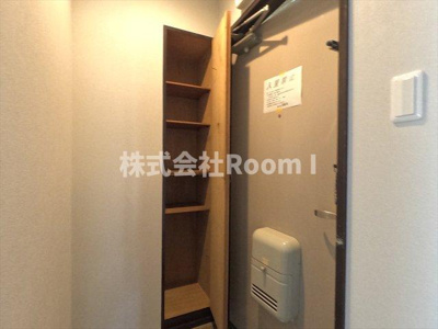 【玄関】 | ＲＥＢＡＮＧＡ上町台アパートメント | ゆったりとした玄関です