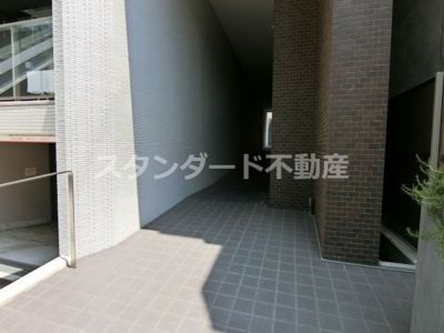 【エントランス】 | エスキュート西天満