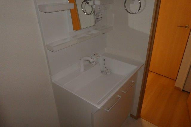 ジーヴォ浜町の独立洗面台|シャンプードレッサー