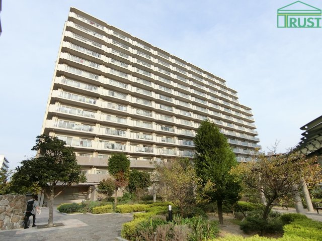 オーズタウンイーストスクエア　Ⅱ番館の外観