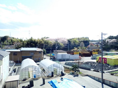 【展望】 | サンヒルズA | 2階のバルコニーからの眺望です！周りに視界を遮る建物がないので景色がよく見渡せます！