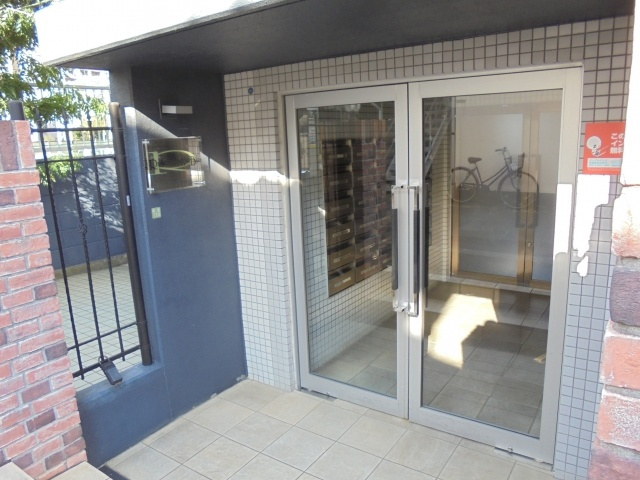 レジデンス松原のエントランス