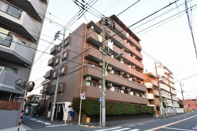 【外観】 | グランイーグル大森中央 | 4階角部屋につき採光・通風良好。戸建感覚を味わう事が出来る玄関ポーチ付。