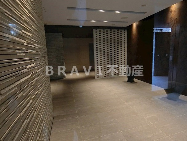 アーバネックス本町　BRAVI不動産のエントランス|【アーバネックス本町】建物の内部です
