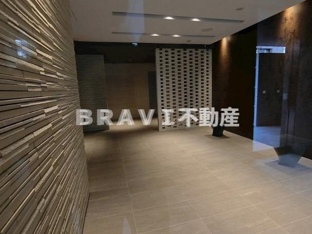 アーバネックス本町　BRAVI不動産のエントランス|【アーバネックス本町】落ち着いたエントランスです