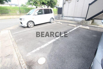 【駐車場】 | セピアコート | 駐車場に車を止められます