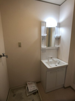 【洗面所】 | アルカディアＡ棟 | 明るい洗面所です