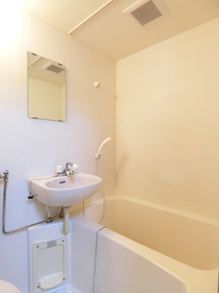 【洗面所】 | ハイツ塙 | 明るい洗面です