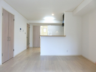 【展望】 | ラ・プランタン | ※参考写真※1階・女性に人気な対面式キッチンのリビングダイニング12.2帖です♪お話しながら料理ができるって嬉しい☆