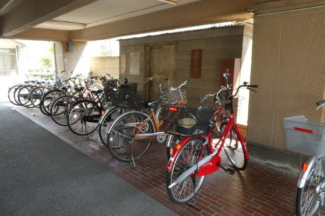 岡山市北区東古松２丁目の賃貸マンションのその他共用部分|自転車置き場