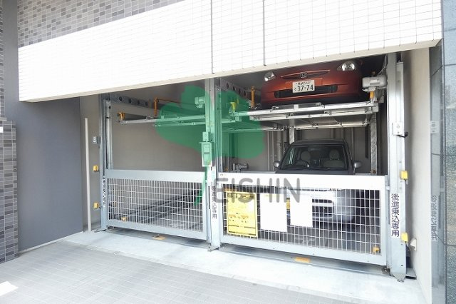 サン博多駅南の駐車場