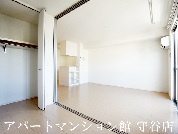 レセンテ紫峰ヶ丘Cの寝室|反転です