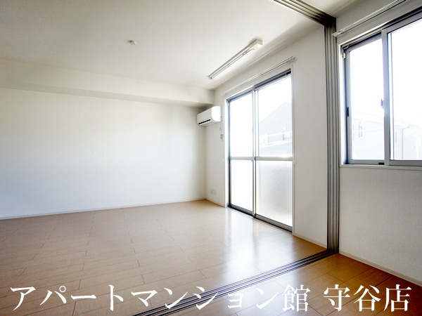 レセンテ紫峰ヶ丘Cの寝室|反転です