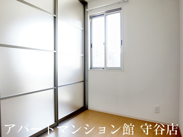 レセンテ紫峰ヶ丘Cの寝室|反転です