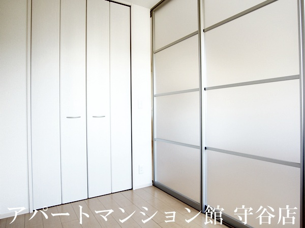 レセンテ紫峰ヶ丘Cの寝室|反転です
