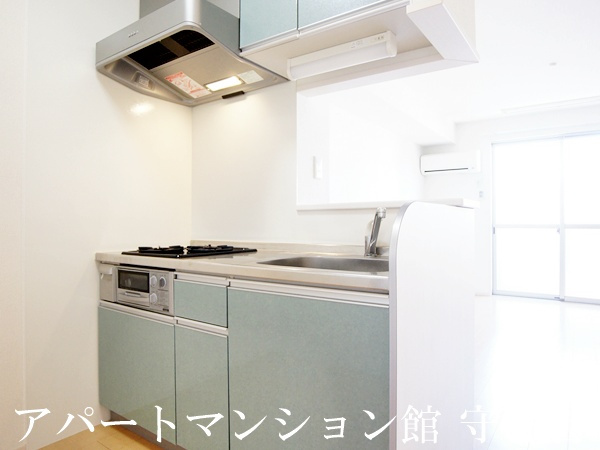 レセンテ紫峰ヶ丘Cのキッチン|反転です