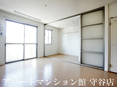 【居間・リビング】 | レセンテ紫峰ヶ丘C | 反転です