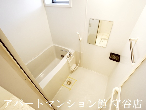 レセンテ紫峰ヶ丘Cの浴室|反転です