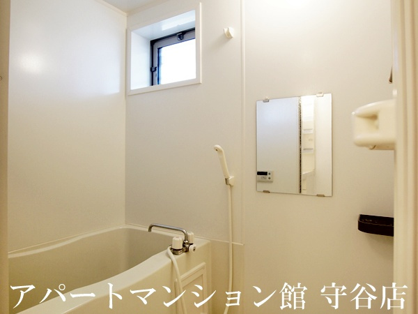 レセンテ紫峰ヶ丘Cの浴室|反転です