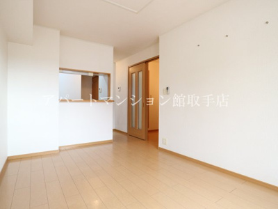 【居間・リビング】 | サニーガーデン