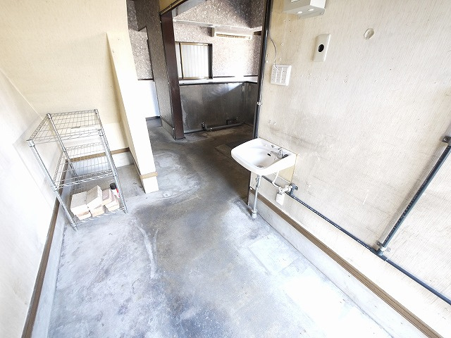 車屋天理店舗の内装