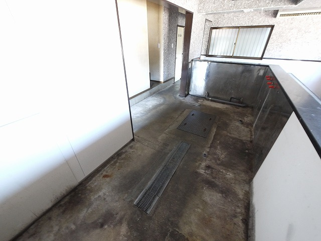 車屋天理店舗の内装