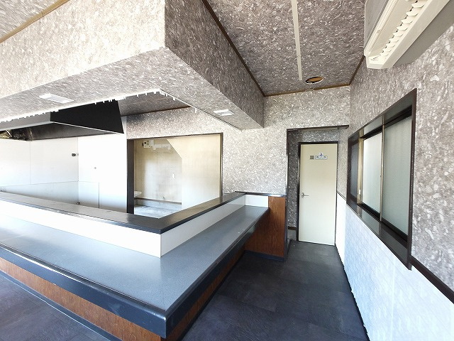 車屋天理店舗の内装