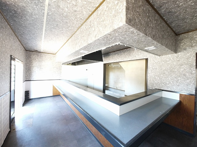 車屋天理店舗の内装