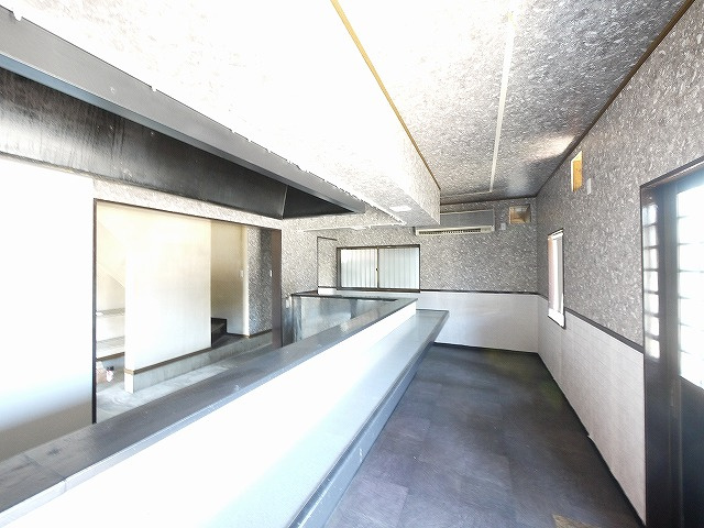 車屋天理店舗の内装