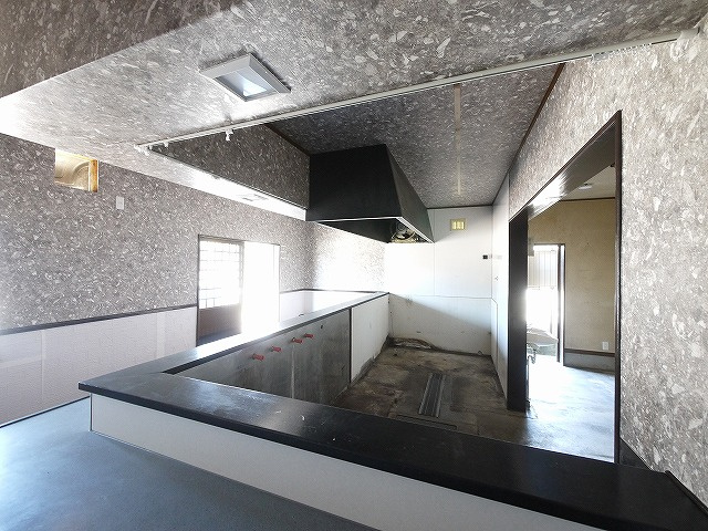 車屋天理店舗の内装