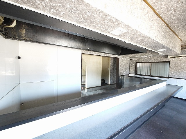 車屋天理店舗の内装