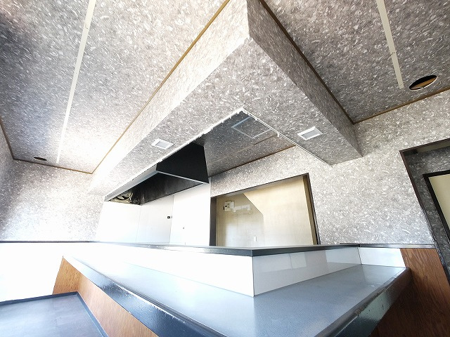 車屋天理店舗の内装