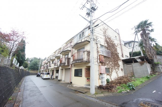 白山平井アパートの外観