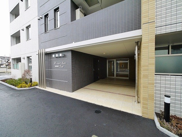 K’sコート奈良イーストのエントランス|オートロック付きで安心です