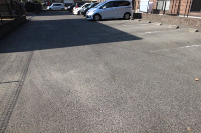 【駐車場】 | メゾンドールβ C棟
