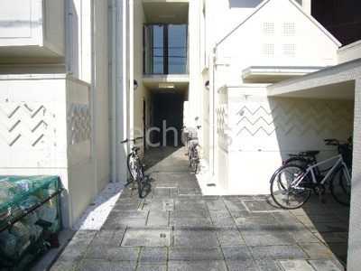 【エントランス】 | カリーナ南丹 | ゆとりのあるエントランスです