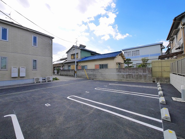 エクセルコート北郡山Bの駐車場|駐車場に車を止められます