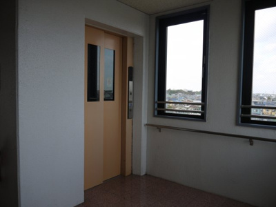 【その他共用部分】 | コンフォートヴィラ | エレベーターあります。/コンフォートヴィラ