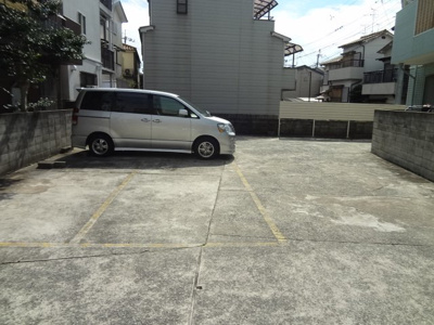 【居間・リビング】 | レオパレスワカクサ駐車場