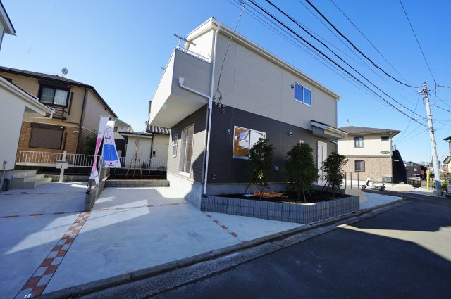 保土ヶ谷区仏向町全２棟　新築戸建て【成約】の外観|相鉄線「上星川」駅より徒歩約13分の便利な立地です。 