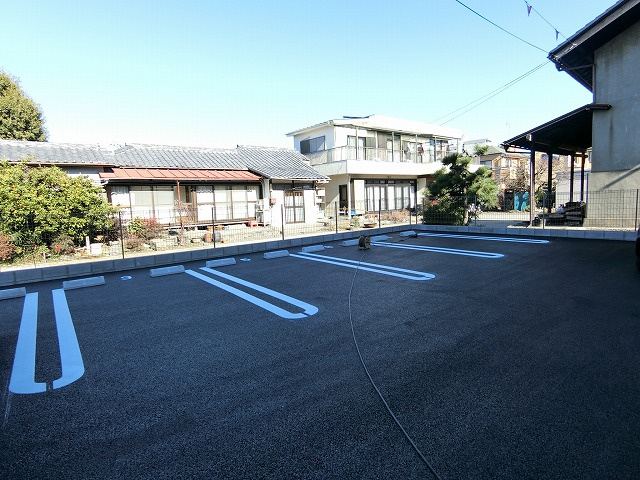 グランドアヴェニューの駐車場