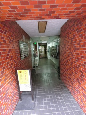 【エントランス】 | ライオンズマンション関内第２ | みなとみらい線「馬車道」駅3分、JR根岸線「関内」駅徒歩6分と2路線2駅利用可能！
